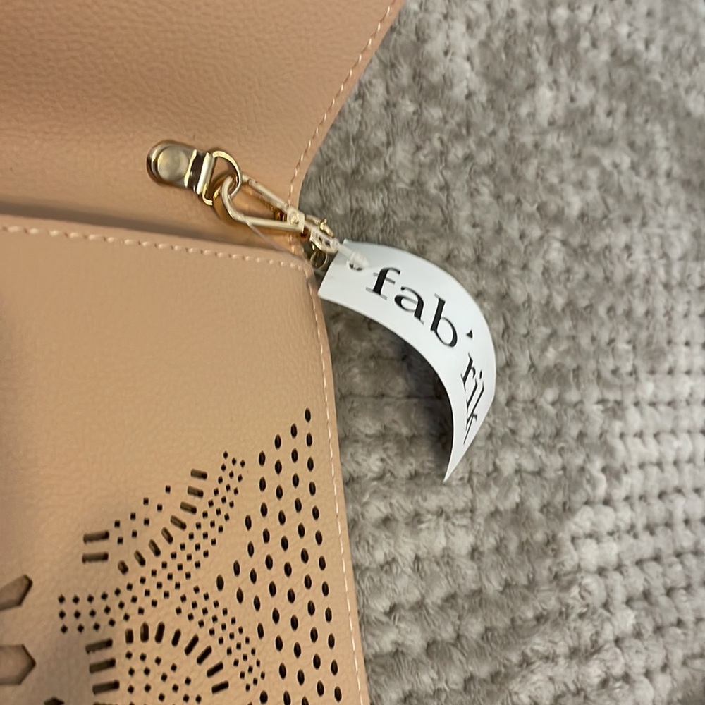 Fab’rik new crossbody - Picture 3 of 3